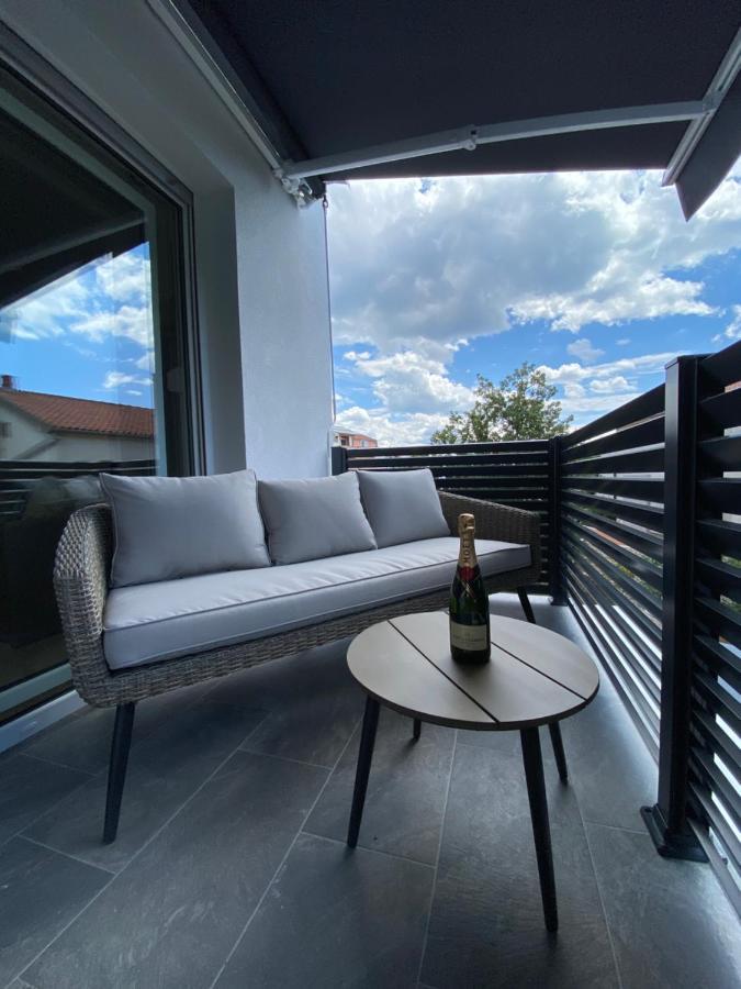 Apartmani Kumenat Weißenburg Exterior foto